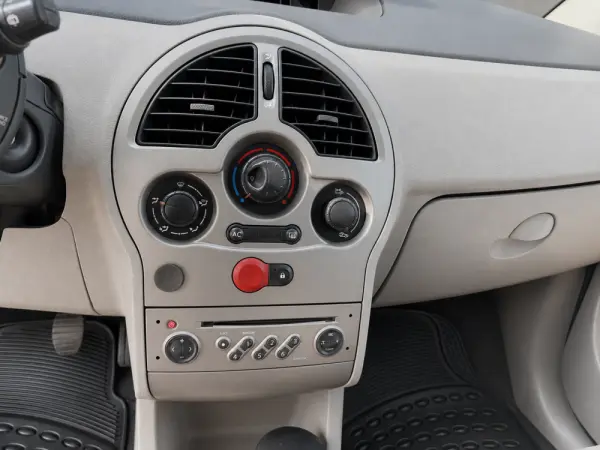 Renault Modus 1.2 Luxe 10