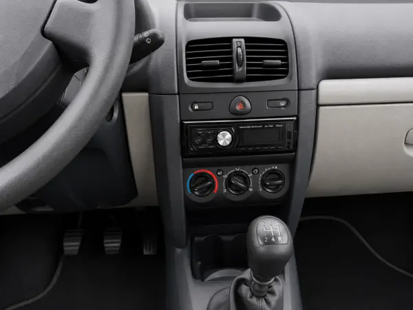 Renault Clio 1.5 dCi Authentique 9