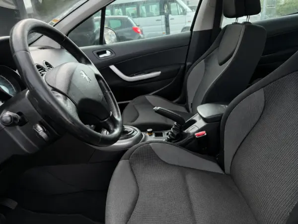 Peugeot 308 8