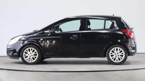 Opel Corsa 1.2 Enjoy 2