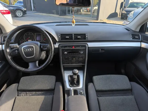 Audi A4 Avant S-LINE 10
