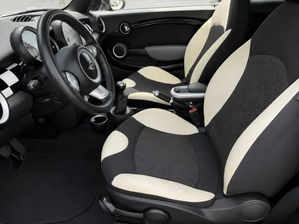 MINI 3 Portas Cooper D 7