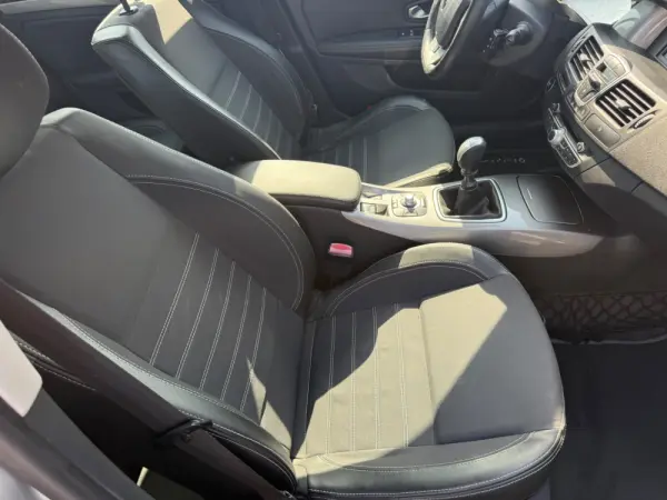 Renault Laguna 1.5 dCi Black Line 109g 14