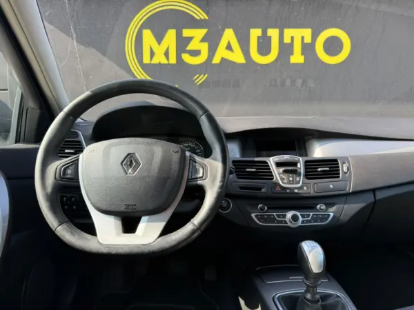 Renault Laguna 1.5 dCi Black Line 109g 9