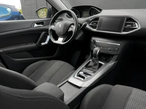 Peugeot 308 SW BlueHDi 120 EAT6 Stop & Start Allure 23