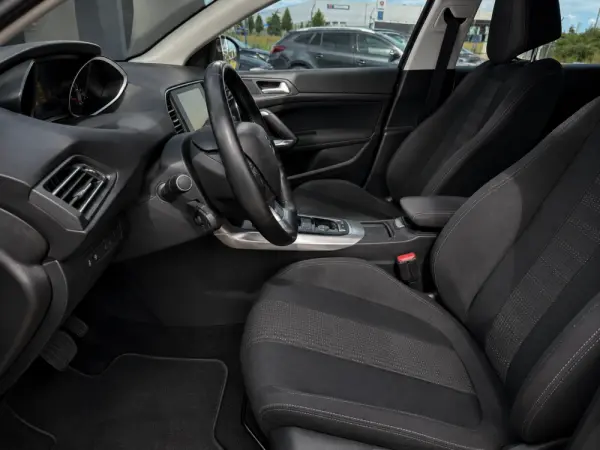 Peugeot 308 SW BlueHDi 120 EAT6 Stop & Start Allure 11
