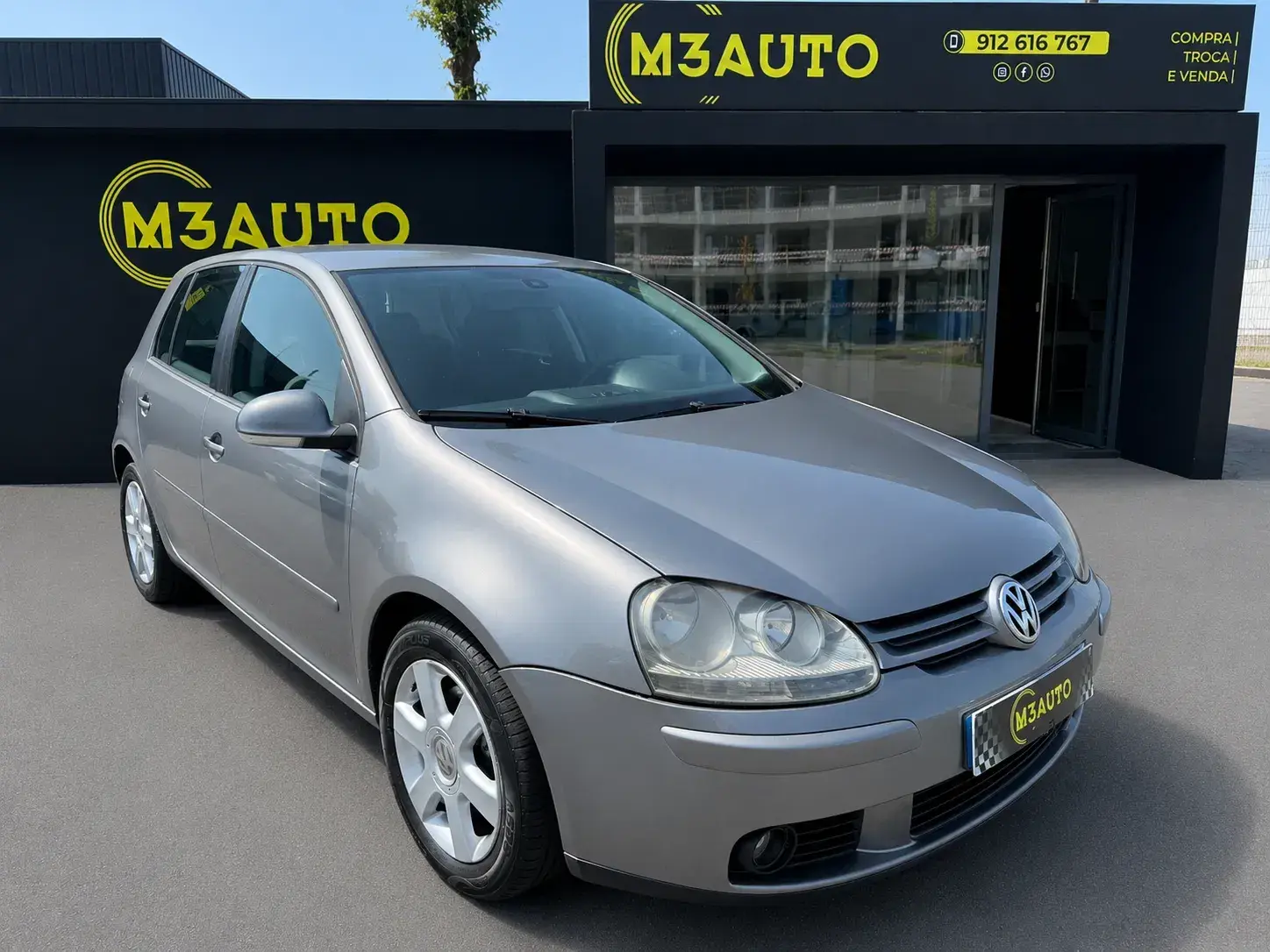 Volkswagen Golf 1.9 TDi Confortline DSG 2