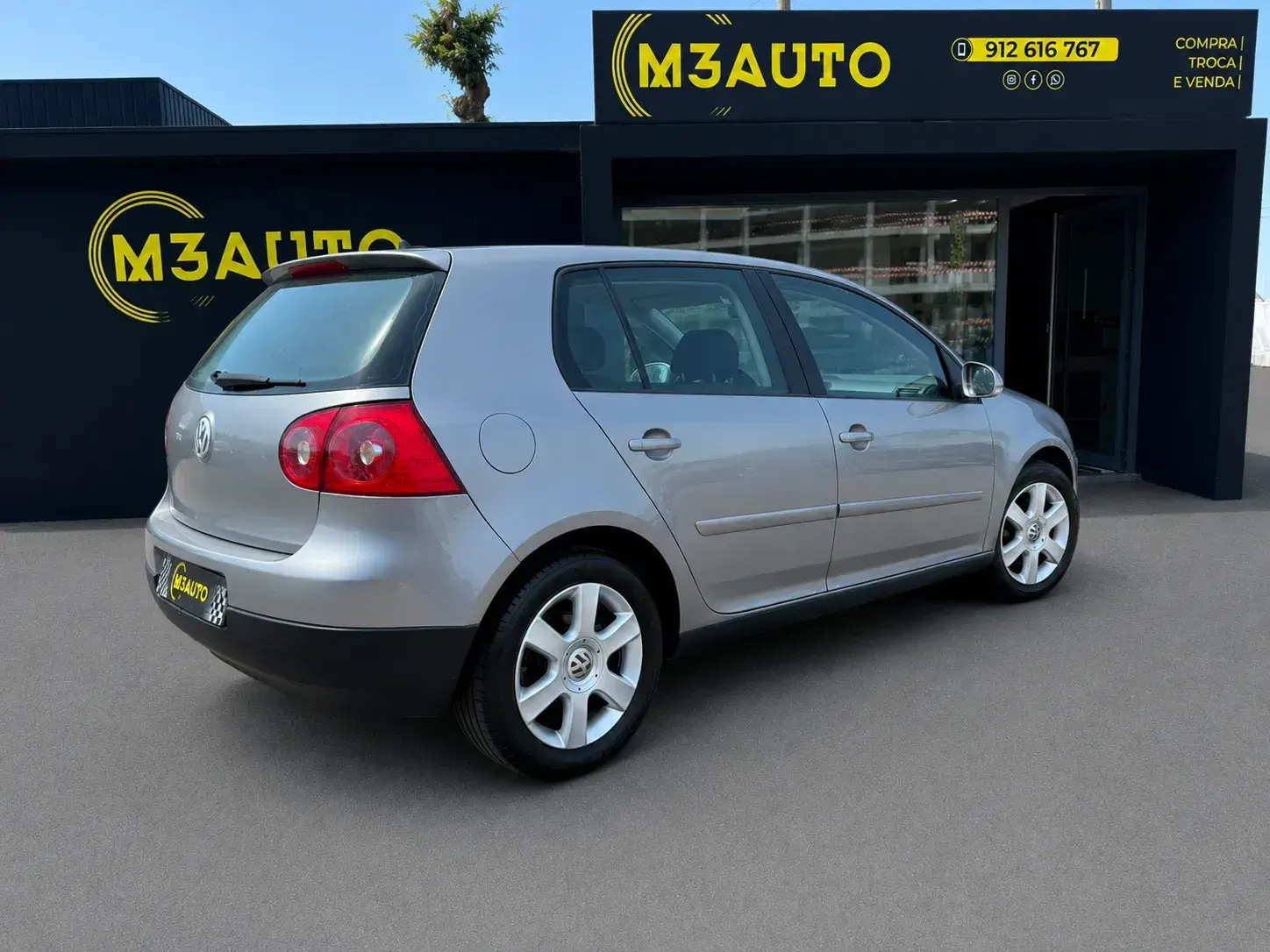 Volkswagen Golf 1.9 TDi Confortline DSG 4