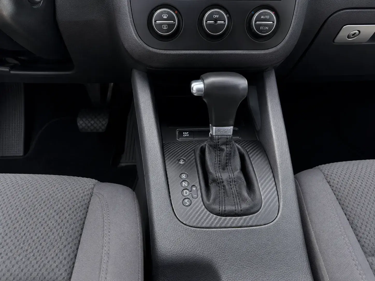 Volkswagen Golf 1.9 TDi Confortline DSG 11