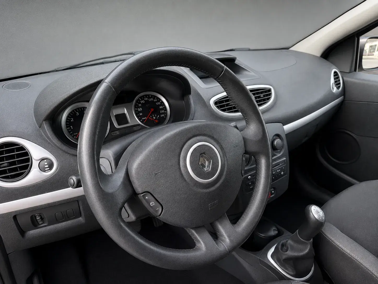 Renault Clio Break 1.2 16V Confort 130g 5