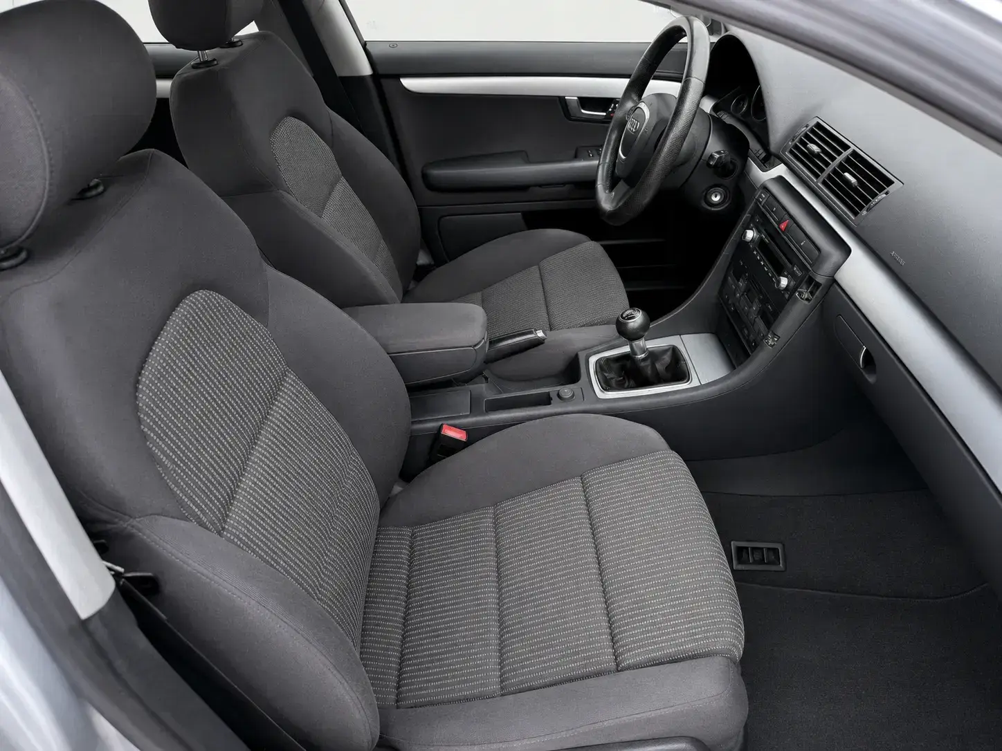 Audi A4 Avant 2.0 TDI Advance 9