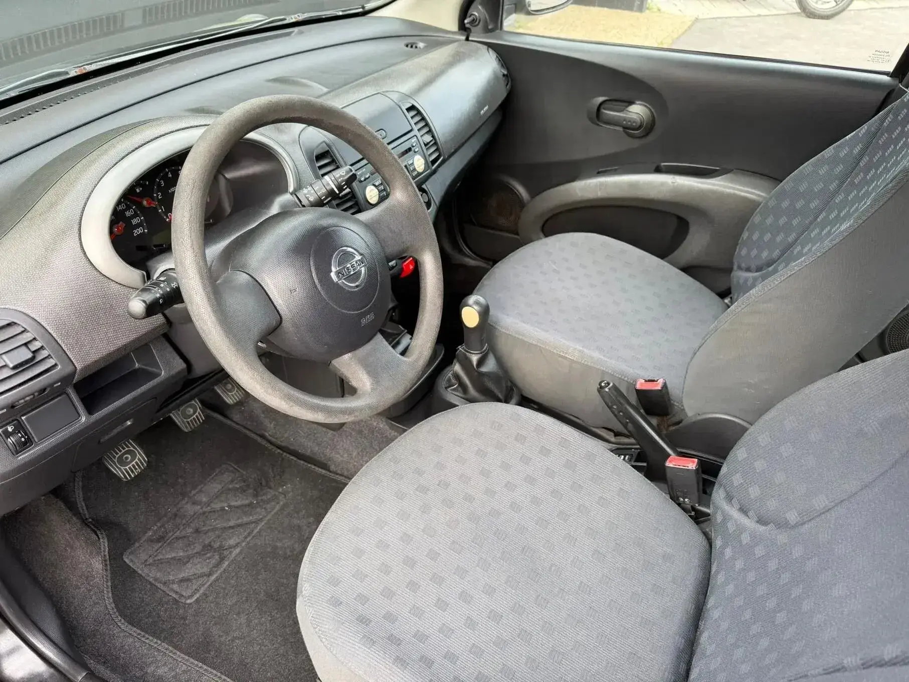 Nissan Micra Outro 6