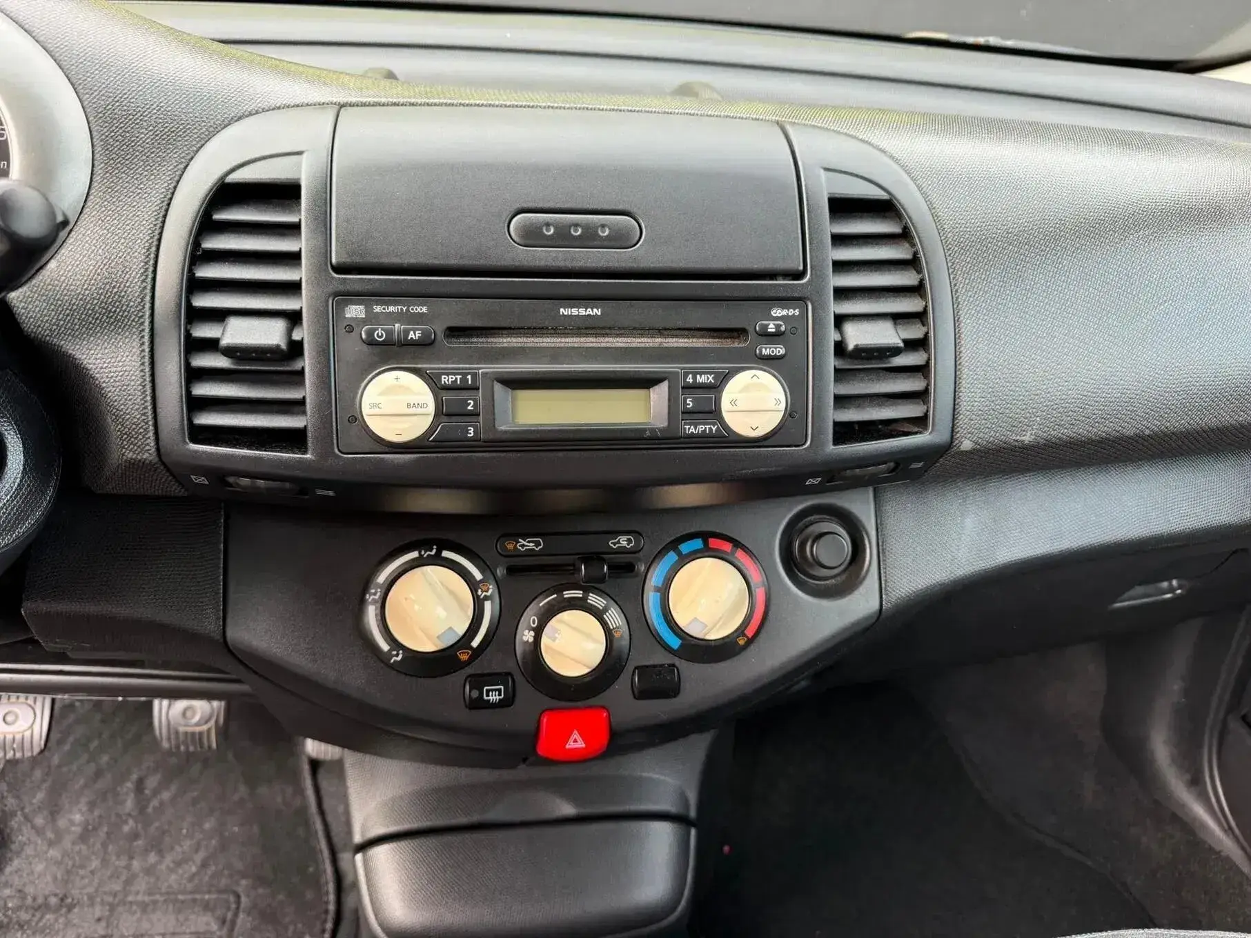 Nissan Micra Outro 7