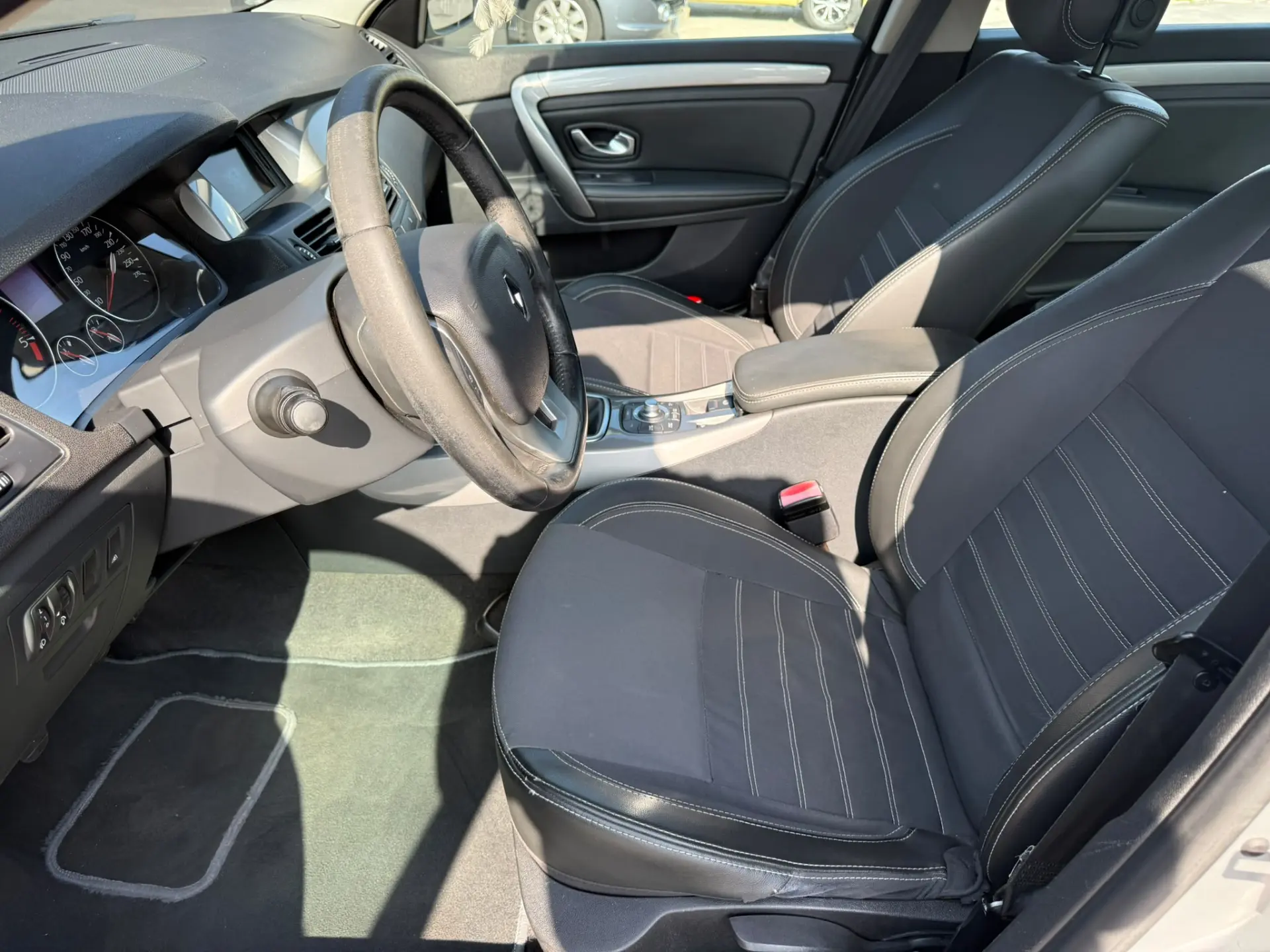 Renault Laguna 1.5 dCi Black Line 109g 5