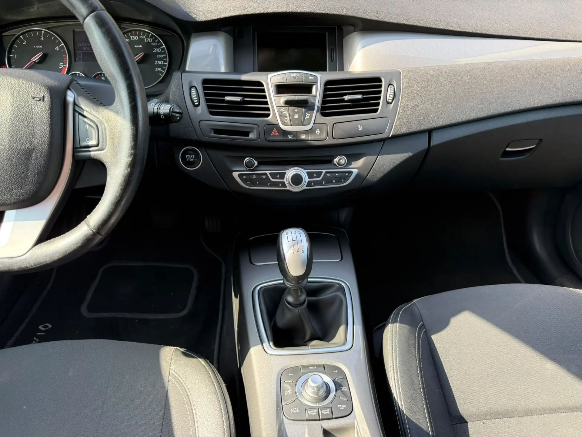 Renault Laguna 1.5 dCi Black Line 109g 11
