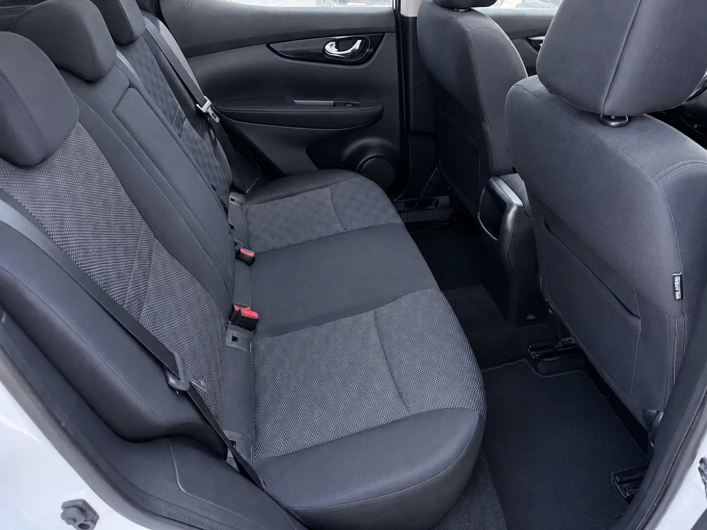 Nissan Qashqai 1.5 dCi TEKNA+ 13