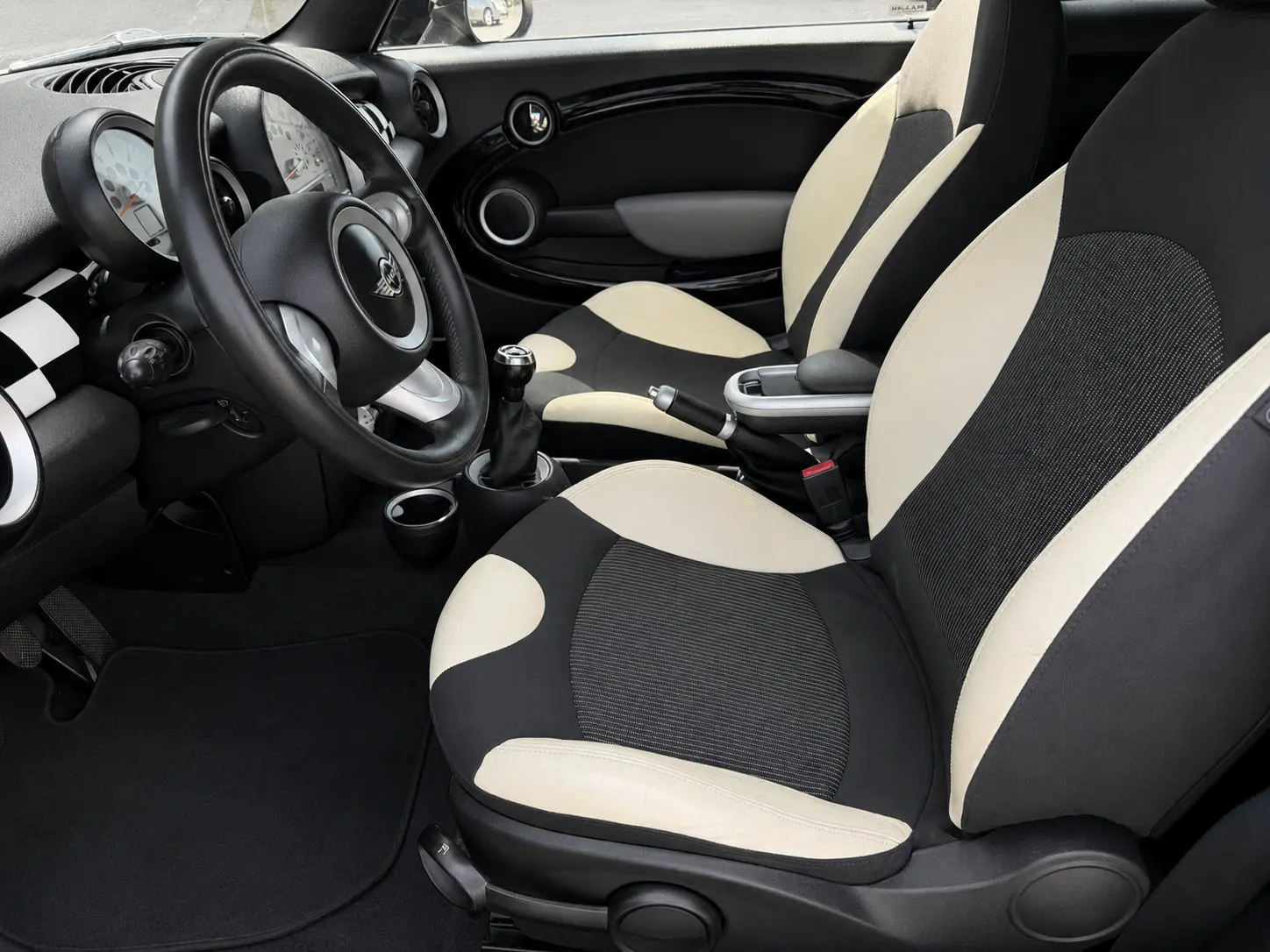 MINI 3 Portas Cooper D 7