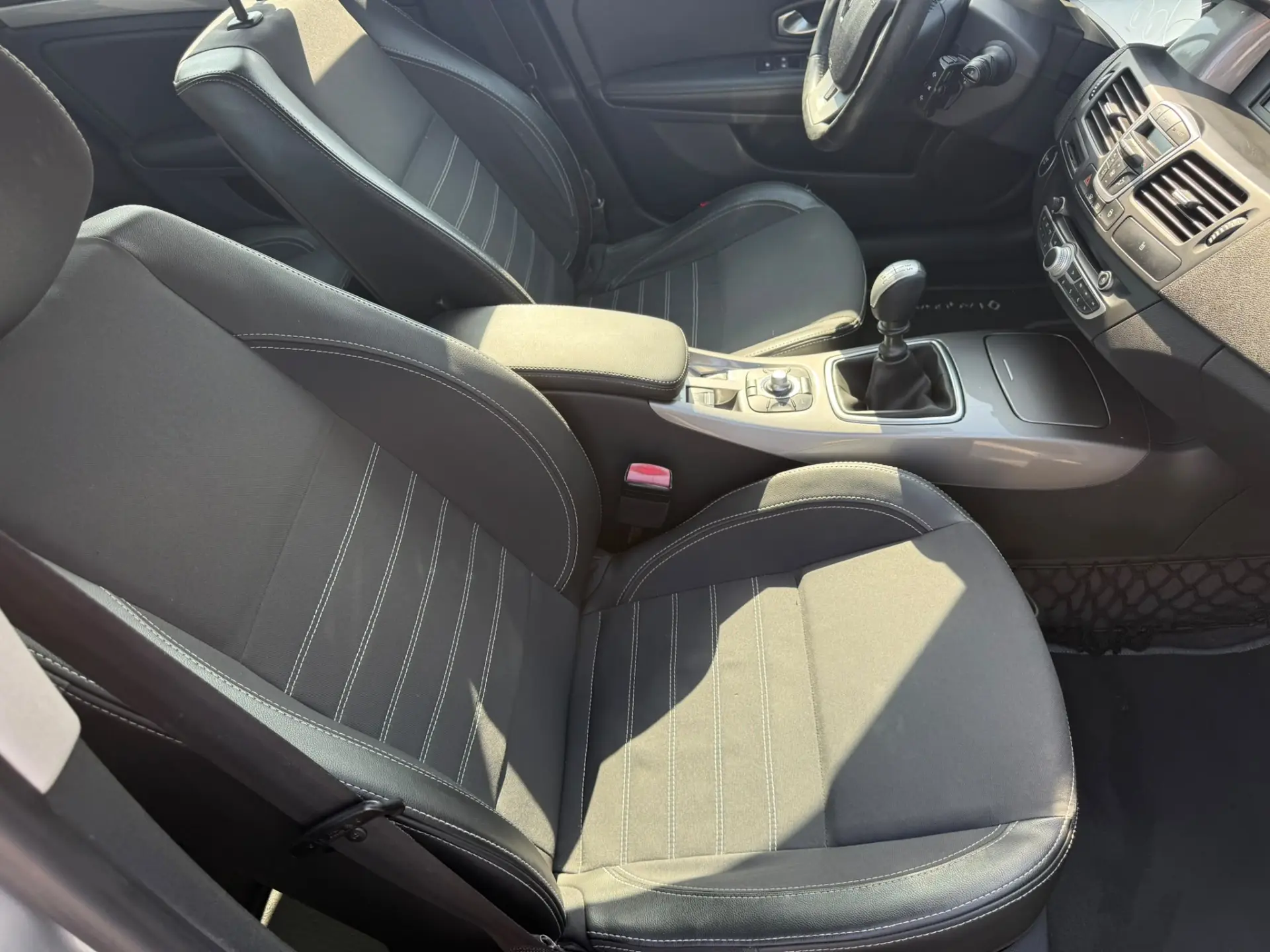 Renault Laguna 1.5 dCi Black Line 109g 14