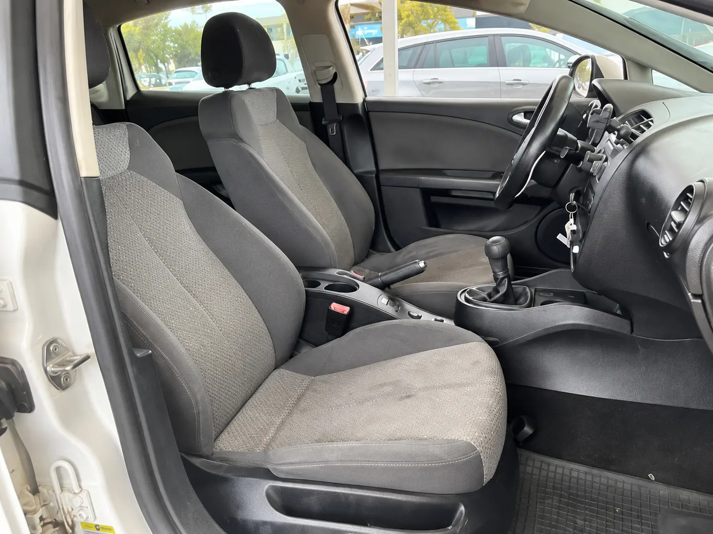 SEAT Leon 1.6 TDI DPF Ecomotive Reference 4