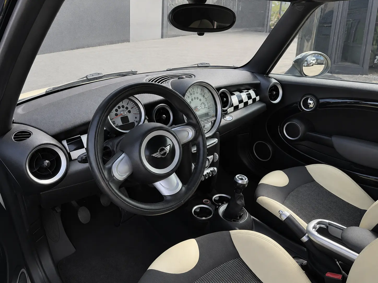 MINI 3 Portas Cooper D 6