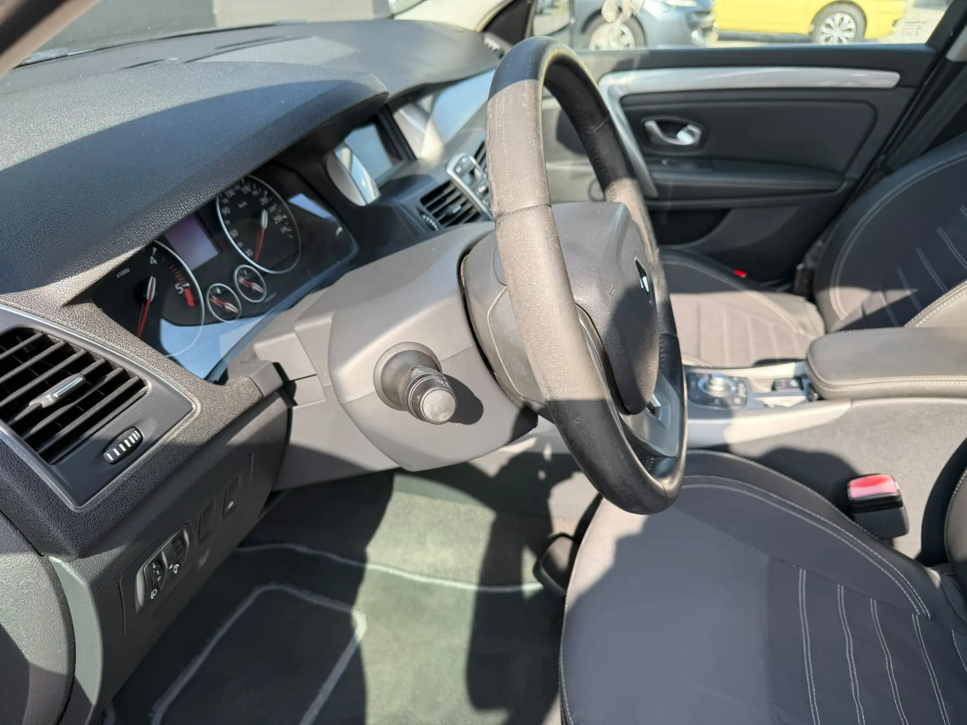 Renault Laguna 1.5 dCi Black Line 109g 7