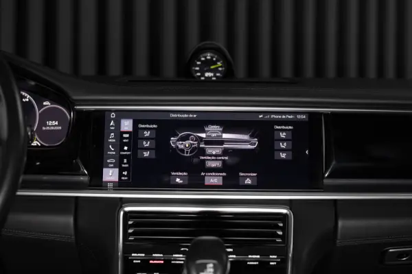 Porsche Panamera Sport Turismo 4 E-Hybrid 23