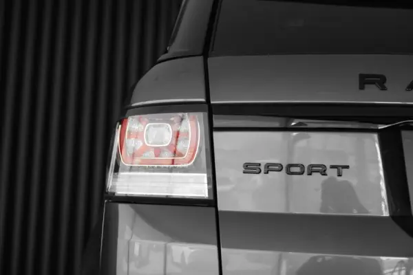 Land Rover Range Rover Sport 2.0 SD4 HSE 10
