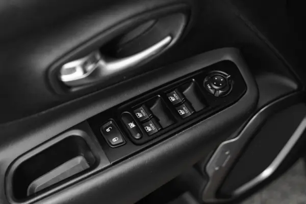 Jeep Renegade 1.0 T Limited 32
