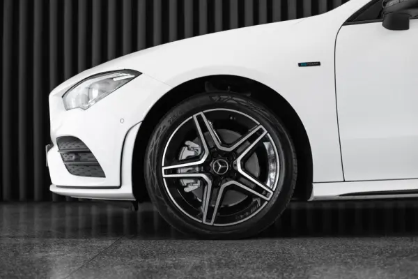 Mercedes-Benz CLA 250 e Shooting Brake AMG Line 6