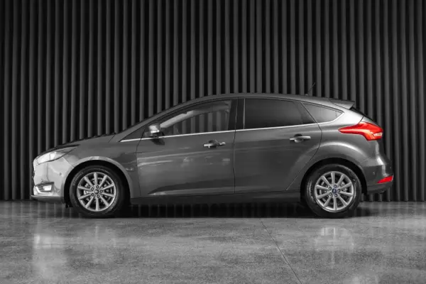 Ford Focus 1.0 EcoBoost S&S TITANIUM 2