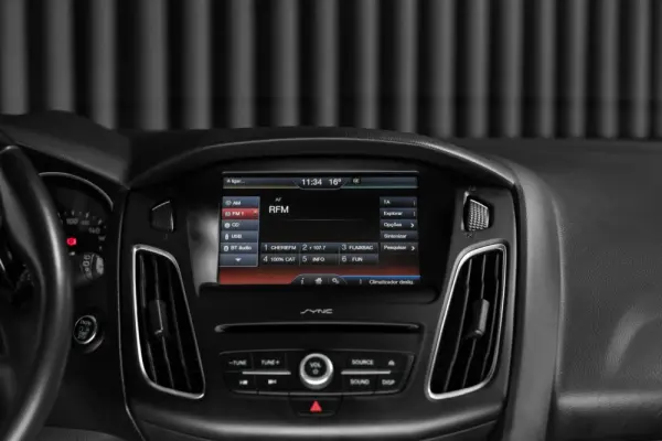 Ford Focus 1.0 EcoBoost S&S TITANIUM 18