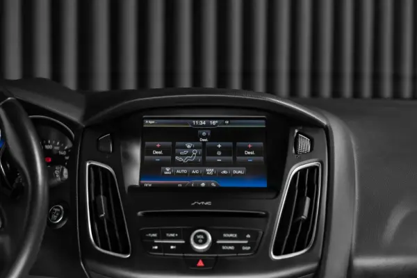 Ford Focus 1.0 EcoBoost S&S TITANIUM 19
