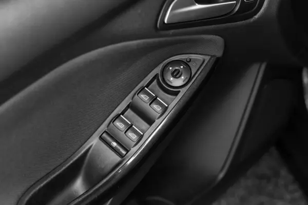 Ford Focus 1.0 EcoBoost S&S TITANIUM 22