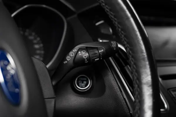 Ford Focus 1.0 EcoBoost S&S TITANIUM 27