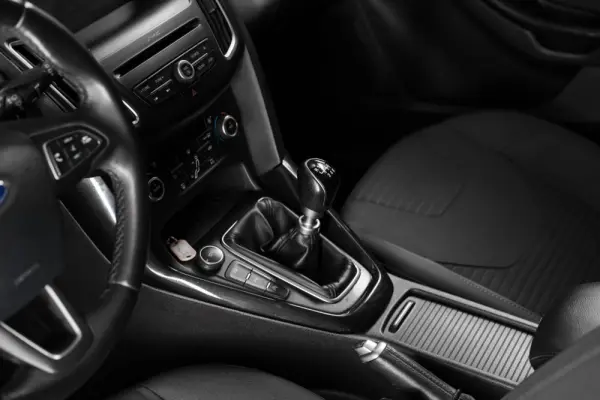 Ford Focus 1.0 EcoBoost S&S TITANIUM 28
