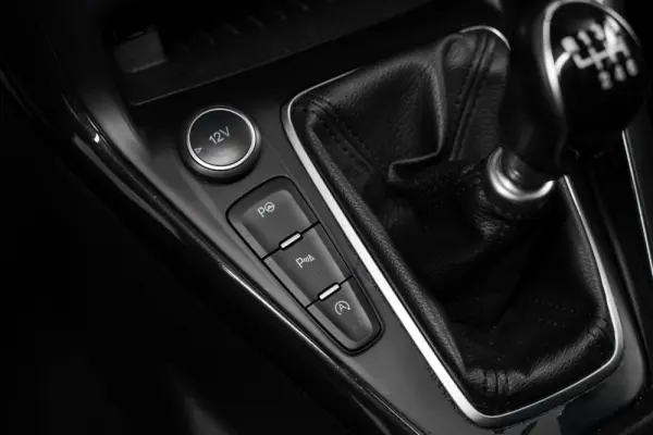 Ford Focus 1.0 EcoBoost S&S TITANIUM 29