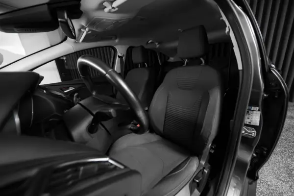 Ford Focus 1.0 EcoBoost S&S TITANIUM 33