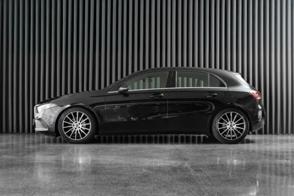 Mercedes-Benz A 180 d 7G-DCT Style 2