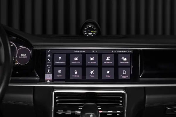 Porsche Panamera Sport Turismo 4 E-Hybrid 24