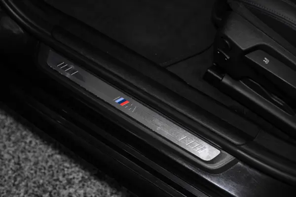 BMW 320 e Pack M Auto 44