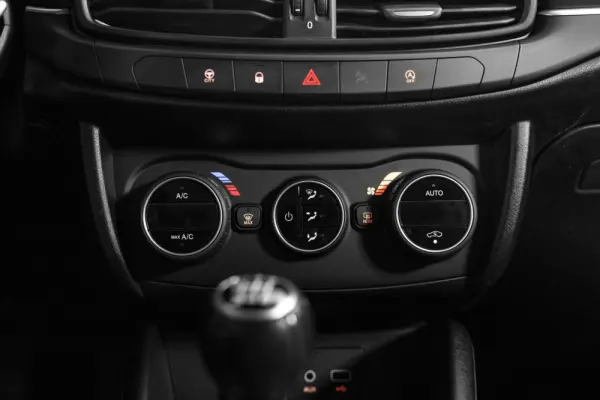 Fiat Tipo Station Wagon 1.6 M-Jet Lounge 33