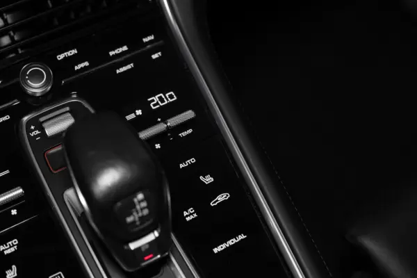 Porsche Panamera Sport Turismo 4 E-Hybrid 44