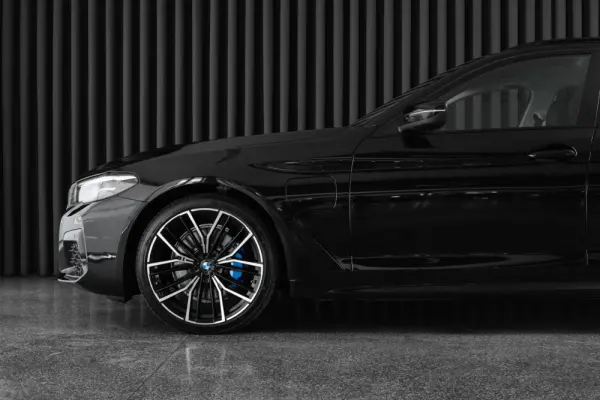BMW 520 e Pack M 7