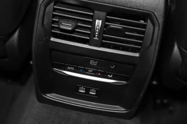 BMW 320 e Pack M Auto 49