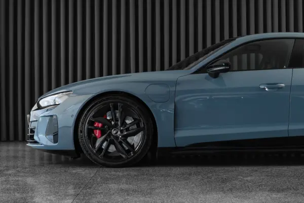 Audi RS e-tron GT quattro 4