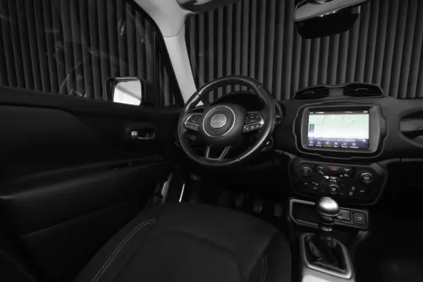 Jeep Renegade 1.0 T Limited 13