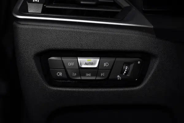 BMW 320 e Pack M Auto 45