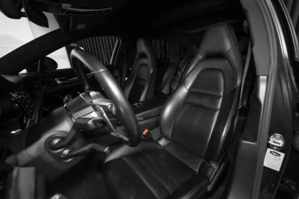 Porsche Panamera Sport Turismo 4 E-Hybrid 54