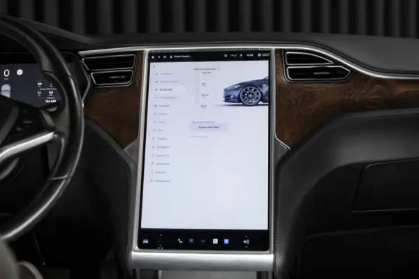 Tesla Model S 100D 17