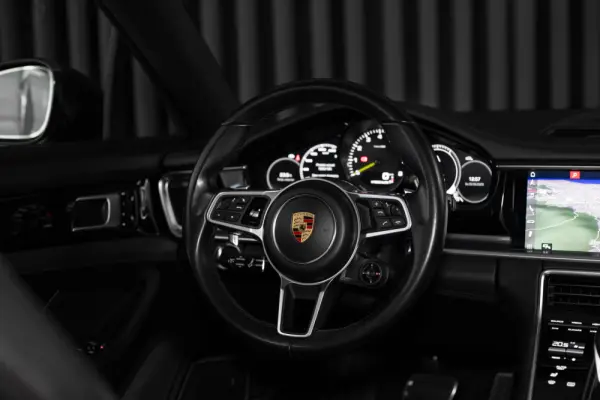 Porsche Panamera Sport Turismo 4 E-Hybrid 17